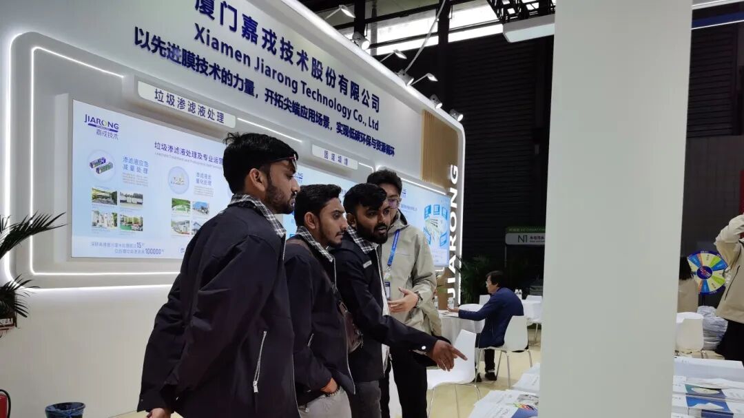 国表嘉宾参观K8凯发技术展台